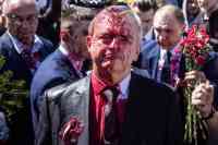 Noticia: El embajador ruso fue atacado con pintura roja en Polonia El embajador ruso fue atacado con pintura roja en Polonia