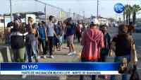 Largas filas para vacunarse en el norte de Guayaquil