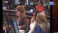 Noticia: VIDEO | Asamblea aprobó nueva Ley de Apoyo Humanitario ¿Cuándo puede ser aplicada? VIDEO | Asamblea aprobó nueva Ley de Apoyo Humanitario ¿Cuándo puede ser aplicada?