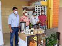 Noticia: El ministro de Agricultura y Ganadería, Xavier Lazo, entregó títulos de propiedad y créditos a agricultores en Manabí El ministro de Agricultura y Ganadería, Xavier Lazo, entregó títulos de propiedad y créditos a agricultores en Manabí