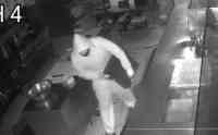 Noticia: Dueño de un restaurante invita a ladrón que robó en su negocio para contratarlo Dueño de un restaurante invita a ladrón que robó en su negocio para contratarlo