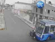 Noticia: Dos personas murieron tras ser chocados por un alimentador de la Metrovía Dos personas murieron tras ser chocados por un alimentador de la Metrovía