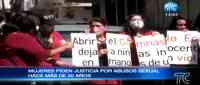 Noticia: Protesta de mujeres que fueron abusadas sexualmente hace más de 20 años Protesta de mujeres que fueron abusadas sexualmente hace más de 20 años