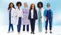 Noticia: Diseñan muñecas Barbie en honor a una de las creadoras de la vacuna de AstraZeneca Diseñan muñecas Barbie en honor a una de las creadoras de la vacuna de AstraZeneca