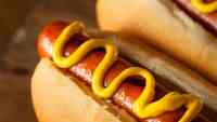 Noticia: Comer un hot dog podría quitarle 36 minutos a tu vida, según un estudio Comer un hot dog podría quitarle 36 minutos a tu vida, según un estudio