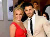 Noticia: Britney Spears anuncia su compromiso con Sam Asghari Britney Spears anuncia su compromiso con Sam Asghari