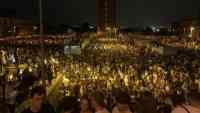 Noticia: Cerca de 25.000 personas se reúnen en macrofiesta en universidad de Madrid Cerca de 25.000 personas se reúnen en macrofiesta en universidad de Madrid