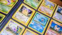 Noticia: Recibió miles de dólares en ayuda durante la pandemia y los usó para comprar cartas Pokémon Recibió miles de dólares en ayuda durante la pandemia y los usó para comprar cartas Pokémon