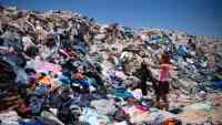 Noticia: Así es el ‘cementerio’ de ropa sin vender en pleno desierto de Chile Así es el ‘cementerio’ de ropa sin vender en pleno desierto de Chile