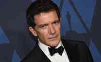 Noticia: Antonio Banderas anuncia que dio positivo por coronavirus el día que cumple 60 años Antonio Banderas anuncia que dio positivo por coronavirus el día que cumple 60 años