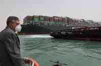 Noticia: Navegación en Canal de Suez, "suspendida temporalmente" debido a buque bloqueado Navegación en Canal de Suez, "suspendida temporalmente" debido a buque bloqueado