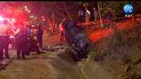 Imagen: Un carro cayó en una zanja en Vía a la Costa Un carro cayó en una zanja en Vía a la Costa