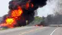 Noticia: 7 muertos y más de 40 heridos en la explosión de un camión que transportaba gasolina en Colombia 7 muertos y más de 40 heridos en la explosión de un camión que transportaba gasolina en Colombia
