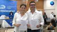 Imagen: Andrés Guschmer inscribió su candidatura en el CNE Andrés Guschmer inscribió su candidatura en el CNE