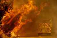 Noticia: FOTOS | Incendios forestales en California: la gente huye mientras el fuego quema casas FOTOS | Incendios forestales en California: la gente huye mientras el fuego quema casas