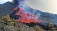 Noticia: Evacúan a 800 personas en la isla de La Palma ante el avance de la lava Evacúan a 800 personas en la isla de La Palma ante el avance de la lava