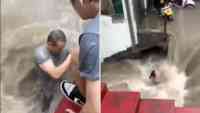 Noticia: Imágenes de las fuertes inundaciones que arrastran personas en China Imágenes de las fuertes inundaciones que arrastran personas en China