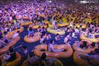 Noticia: China defiende la masiva fiesta tecno en piscina en ciudad epicentro del coronavirus China defiende la masiva fiesta tecno en piscina en ciudad epicentro del coronavirus