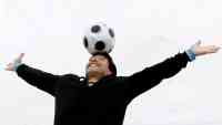 Noticia: "La pelota no se mancha": Las 15 frases 'maradonianas' que se sumaron al diccionario futbolero "La pelota no se mancha": Las 15 frases 'maradonianas' que se sumaron al diccionario futbolero