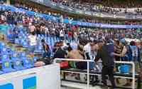 Noticia: Capturan a 10 hombres por violencia en partido de la liga mexicana de fútbol Capturan a 10 hombres por violencia en partido de la liga mexicana de fútbol
