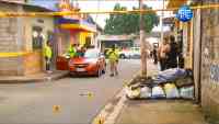 VIDEO | Lo mataron a balazos mientras conducía su carro en Bastión Popular