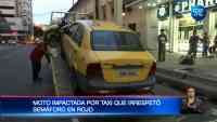 Noticia: Una pareja que viajaba en moto quedó herida tras impactarse con un taxi Una pareja que viajaba en moto quedó herida tras impactarse con un taxi