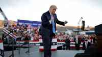 Noticia: VIDEO: Trump publica un insólito 'clip' bailando y alienta a los estadounidenses a votar VIDEO: Trump publica un insólito 'clip' bailando y alienta a los estadounidenses a votar