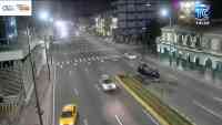 Noticia: Carro se estrella contra un parterre en el centro de Guayaquil Carro se estrella contra un parterre en el centro de Guayaquil